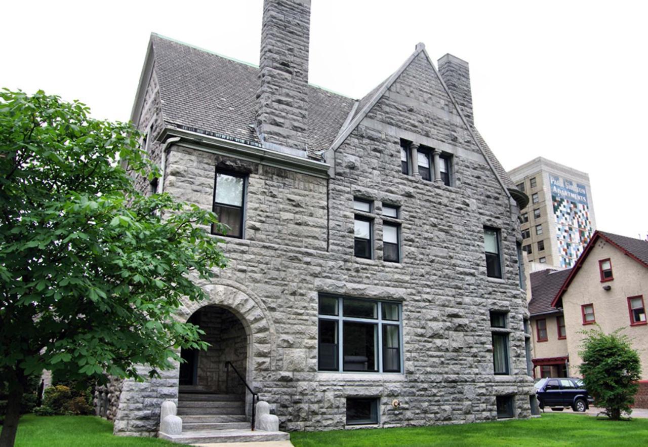Inn The On Ferry Street Detroit