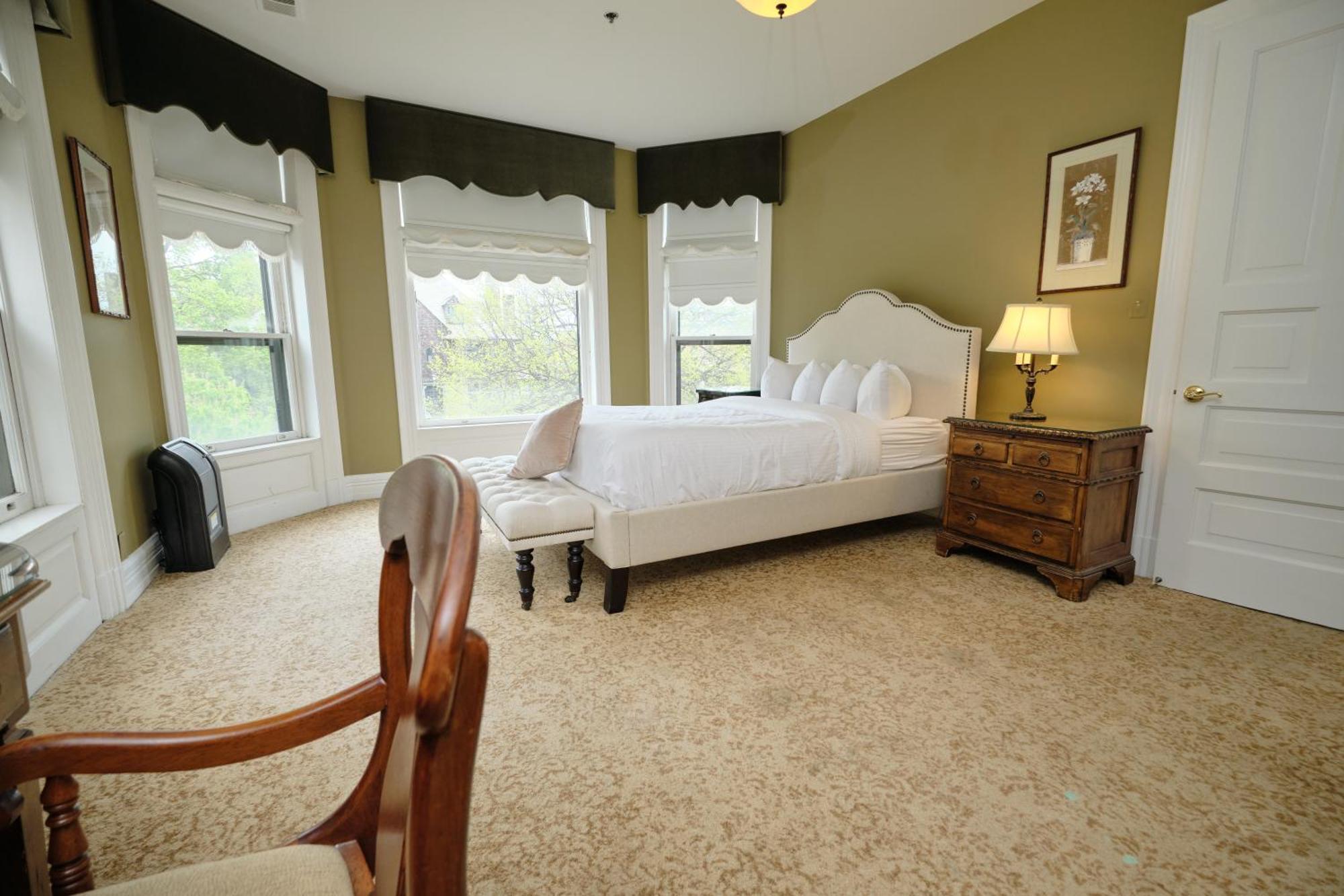 Inn The On Ferry Street Detroit