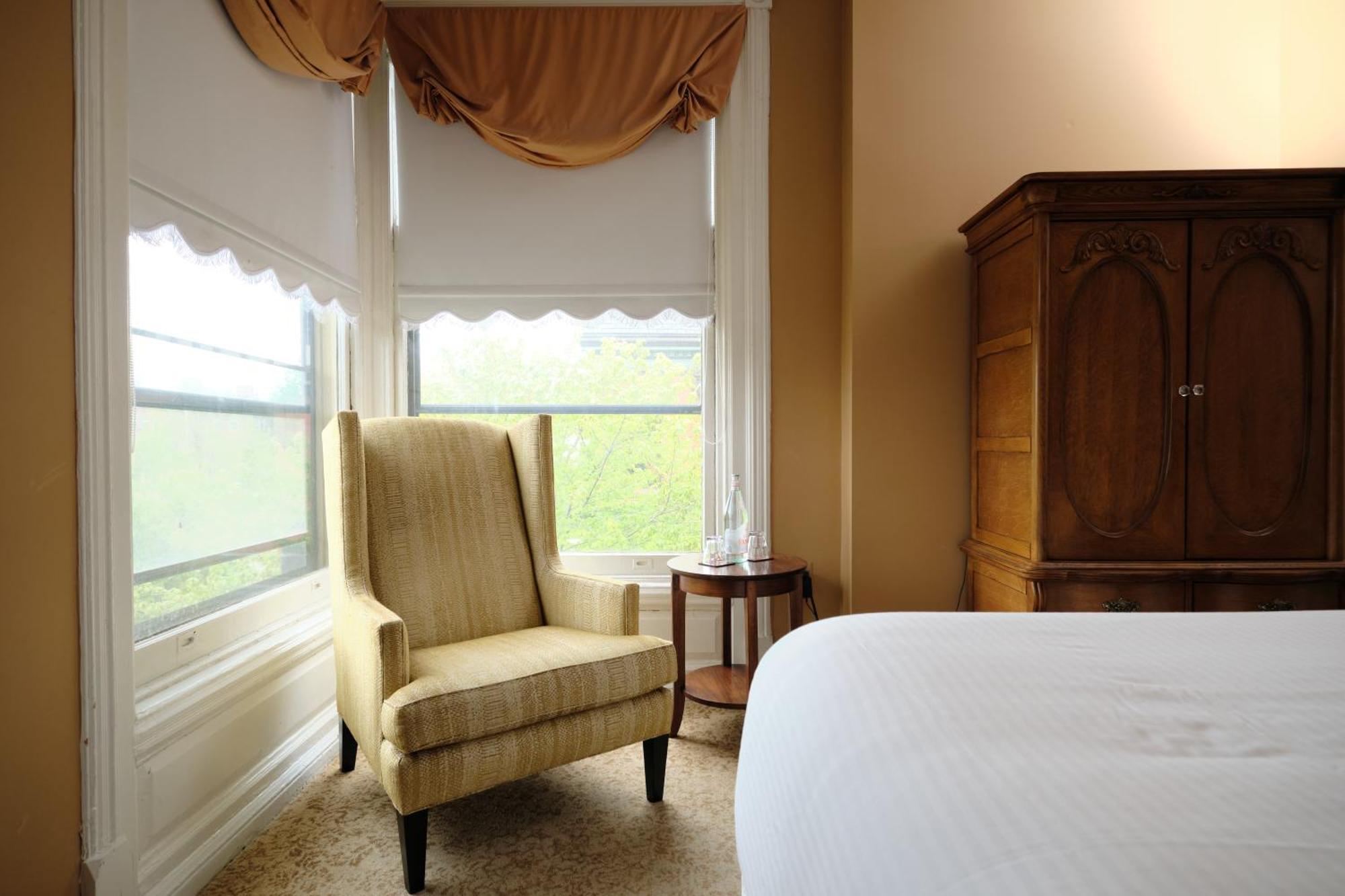 Inn The On Ferry Street 4*