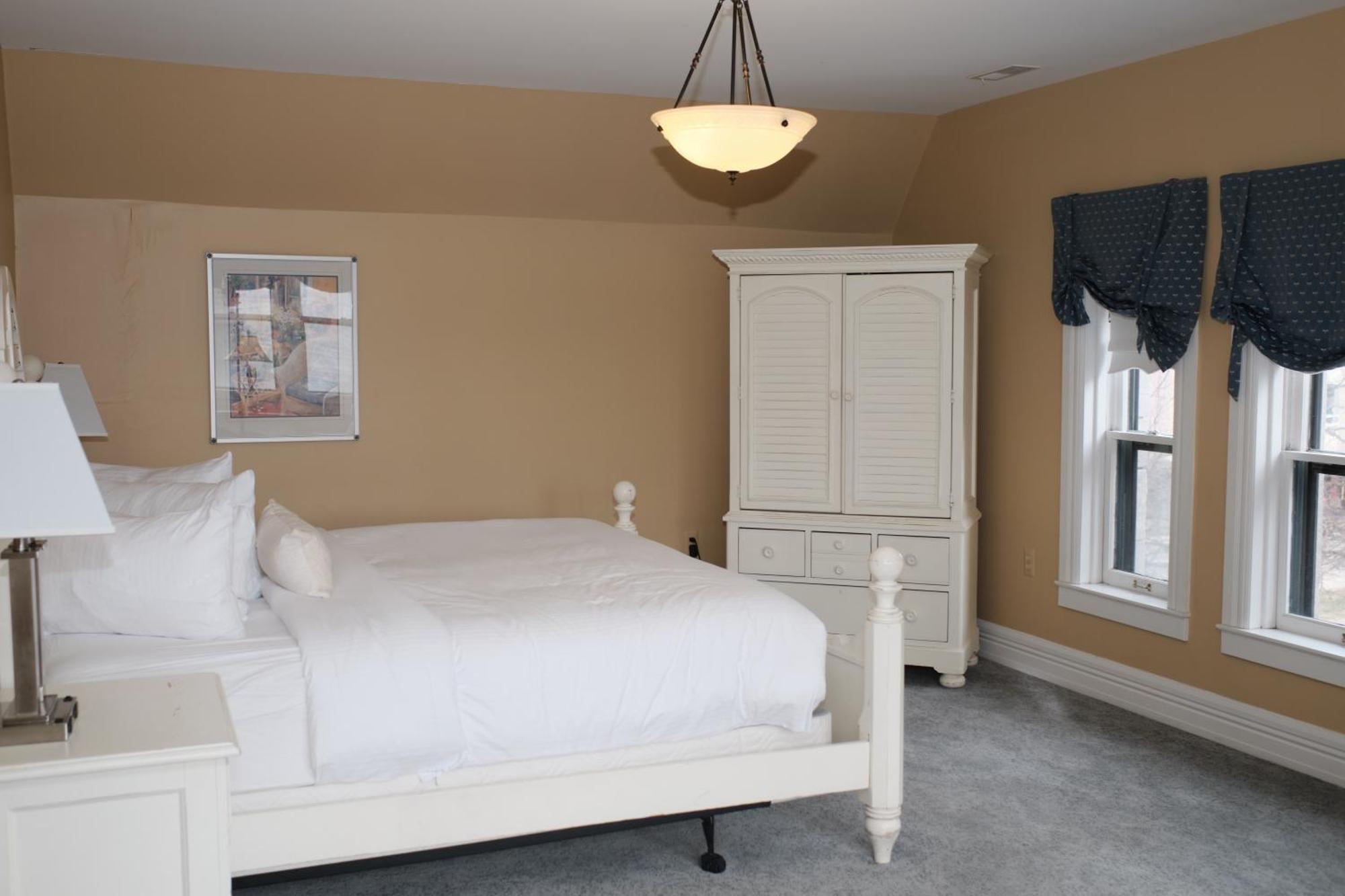 Inn The On Ferry Street 4*